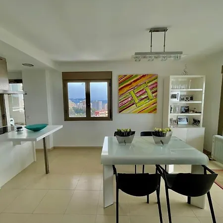 Larimar 3 Bed - Jacuzzi Apartment *